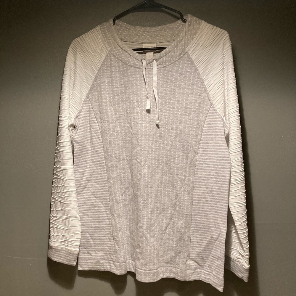 Nwt size 1 Chicos pullover gray and white hoodie